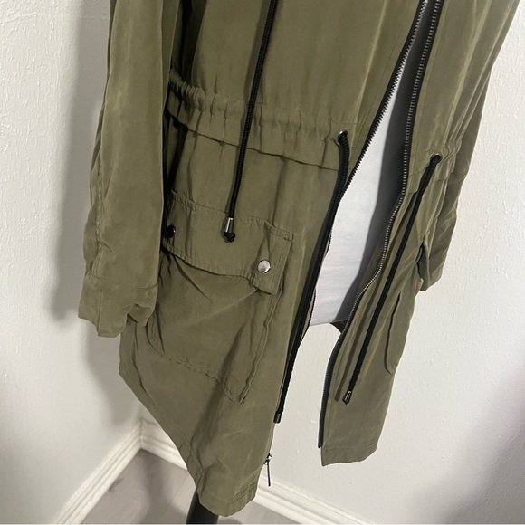 Old Navy Women’s XS Army Olive Trench Coat Parka Jacket Outdoor EUC Everyday - Picture 3 of 9